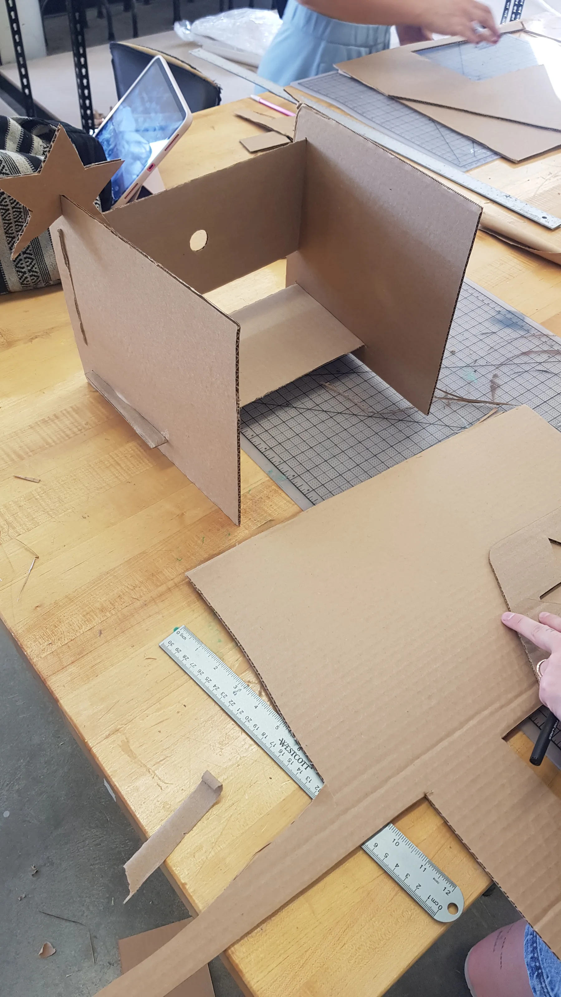 Art 1230: Structure + Space — CARDBOARD CHAIR