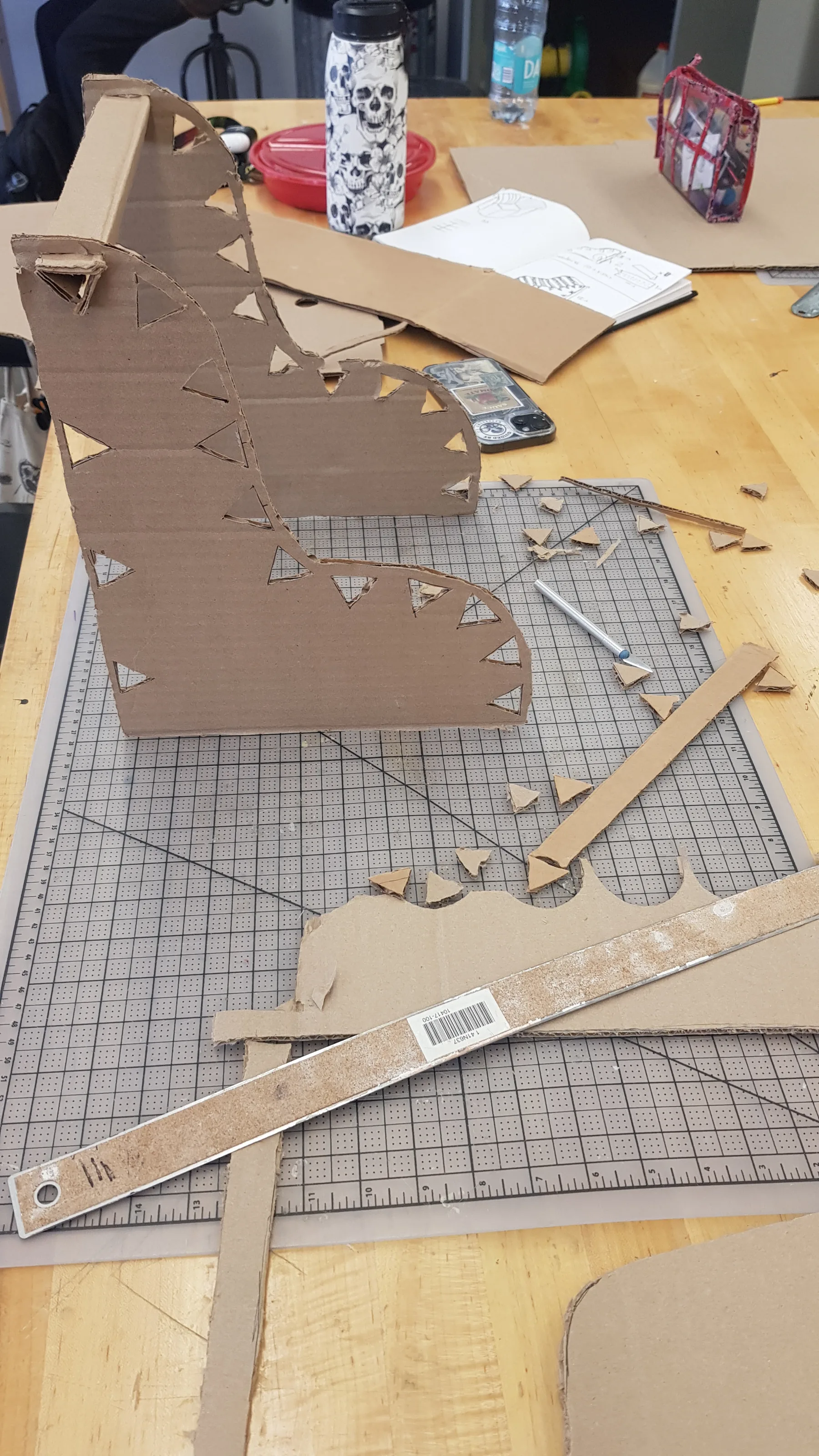 Art 1230: Structure + Space — CARDBOARD CHAIR
